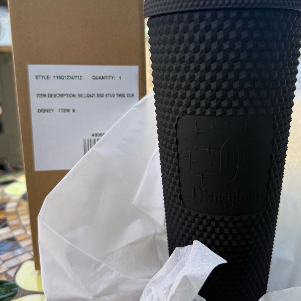 Disneyland x Starbucks Studded Matte Black Tumbler
New / For the dark dreamer